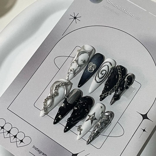 LM18 Black and White Matallic Freestyle Nails