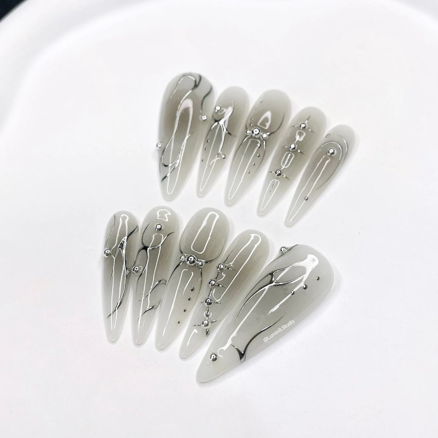 LM20 Freestyle Metallic Silver Black and White Aura Nails