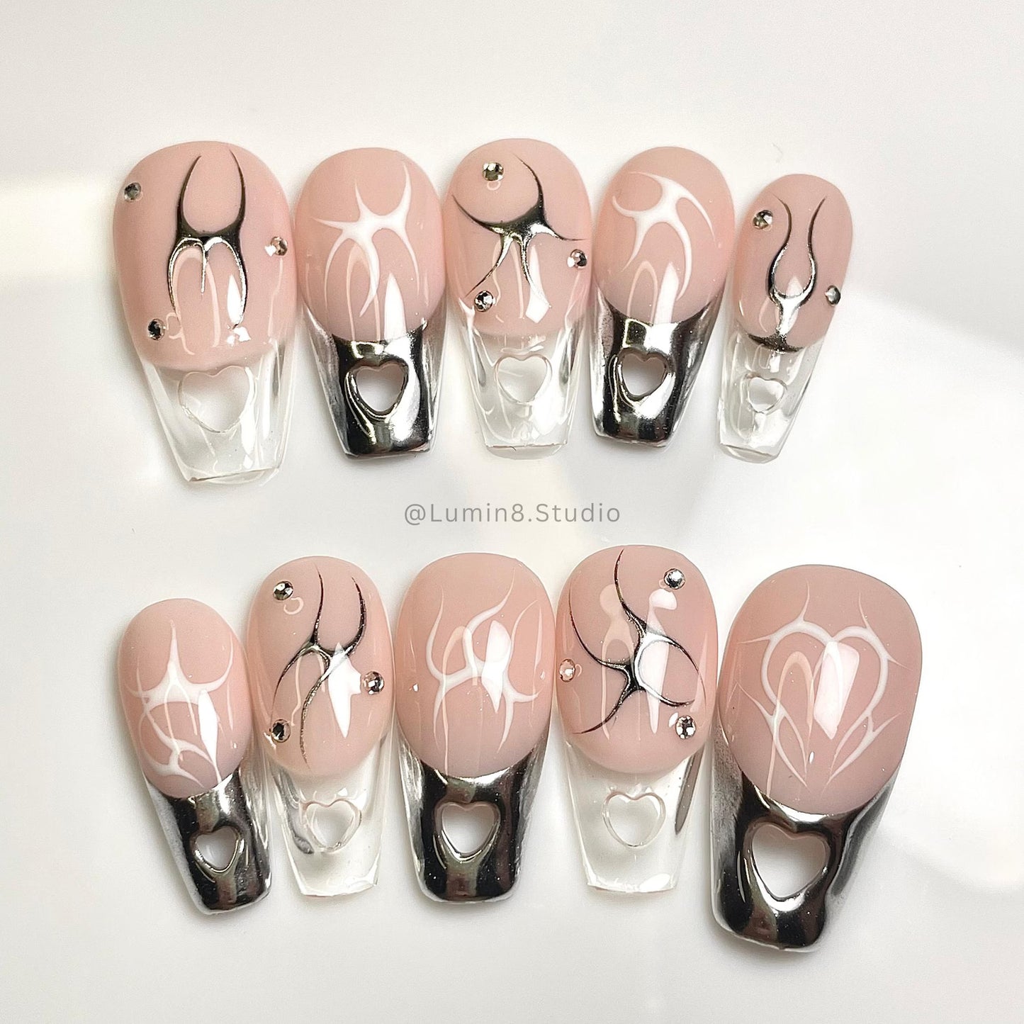 LM35 Gothic Heart Cut-Out Metallic French Nails