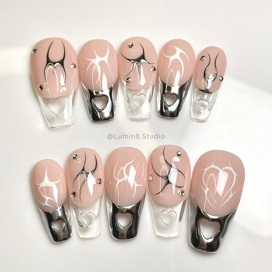 LM35 Gothic Heart Cut-Out Metallic French Nails