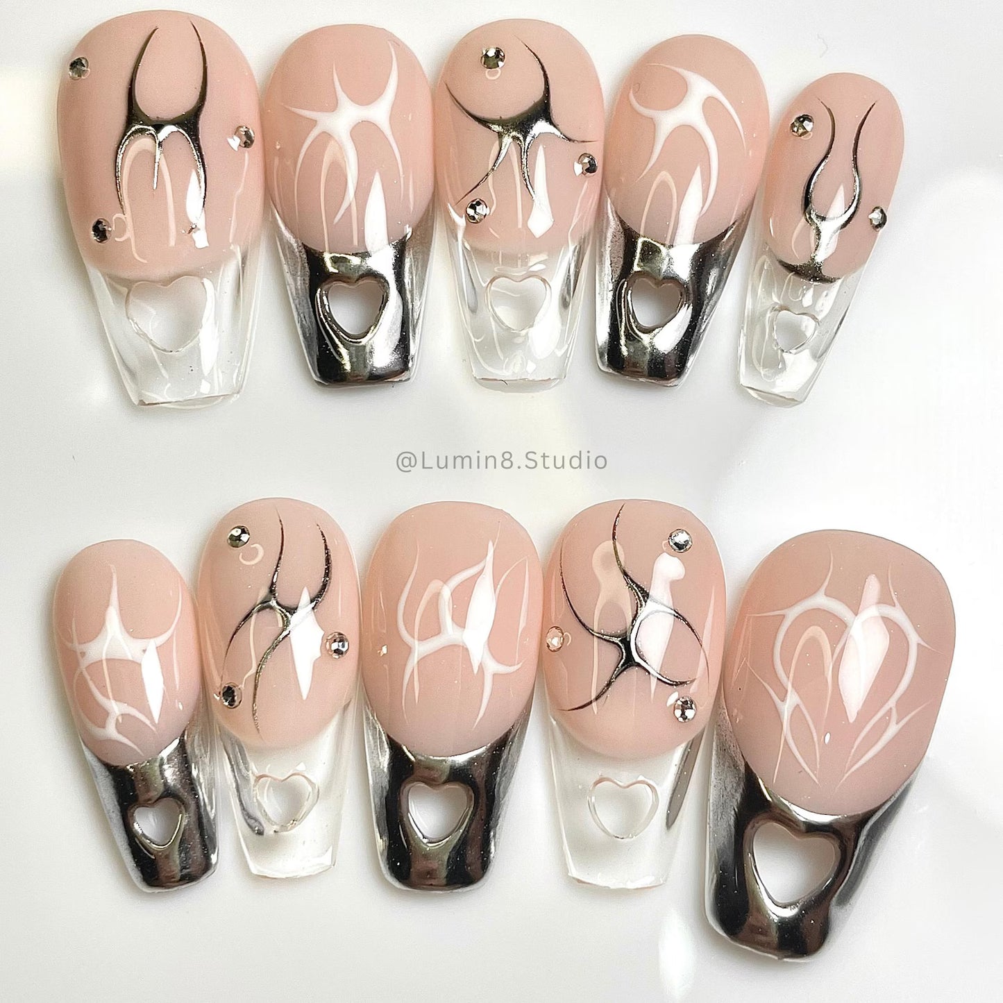 LM35 Gothic Heart Cut-Out Metallic French Nails