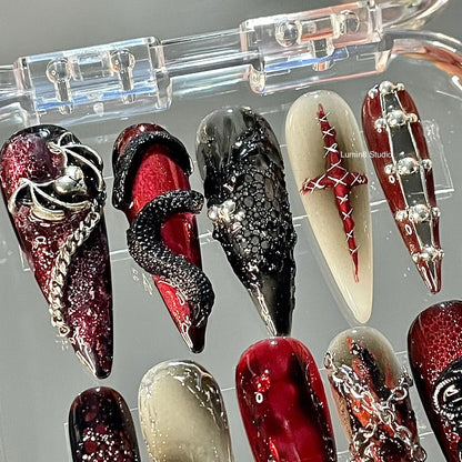 LM31 Gothic Snake & Skull Nails