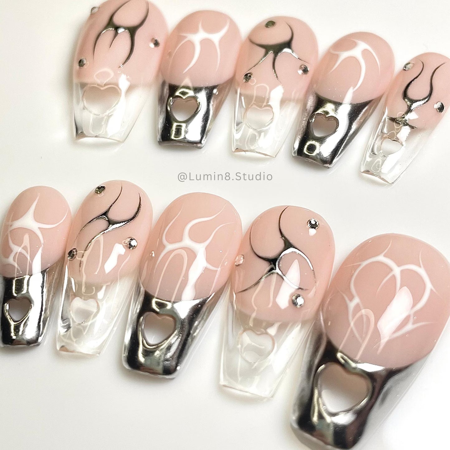 LM35 Gothic Heart Cut-Out Metallic French Nails