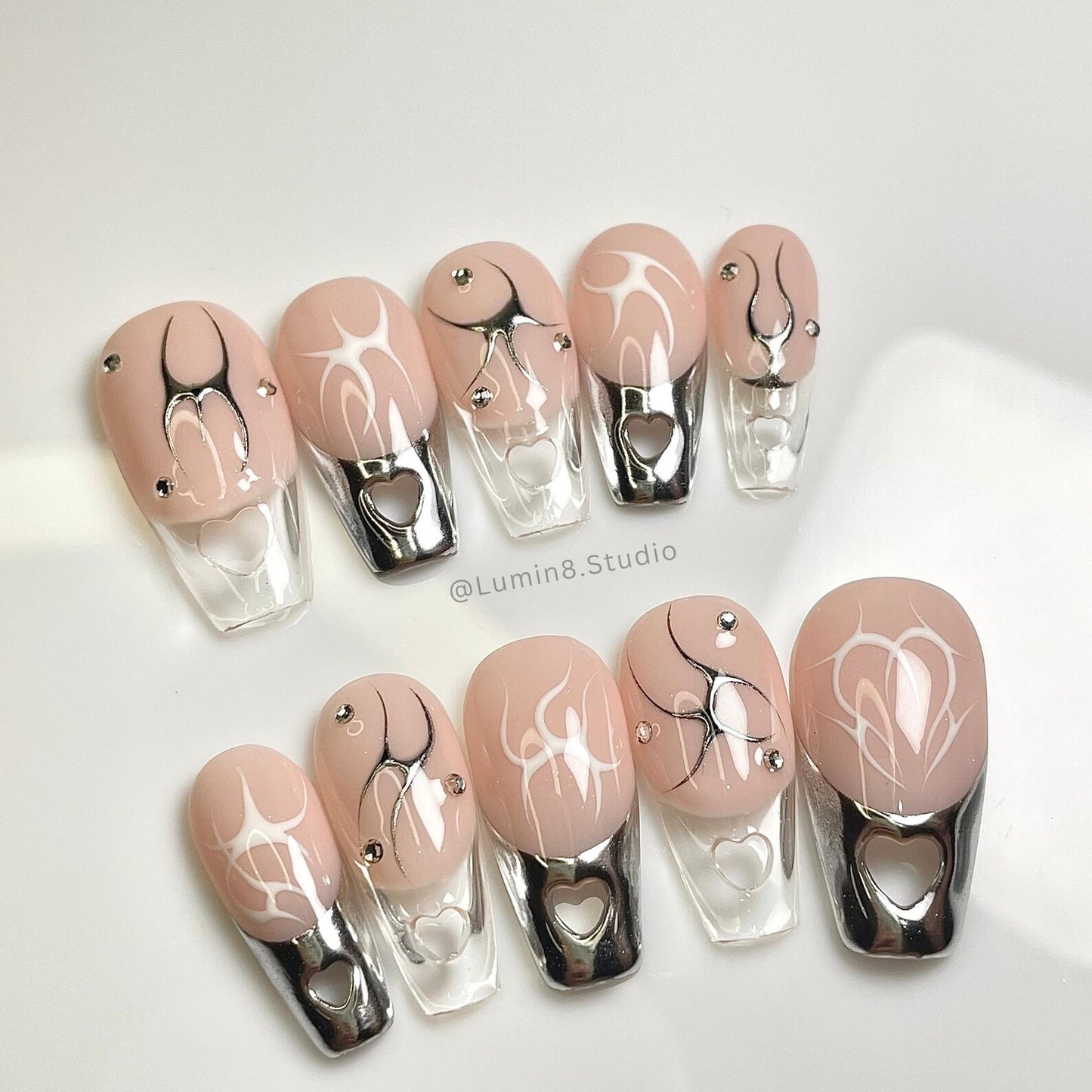 LM35 Gothic Heart Cut-Out Metallic French Nails